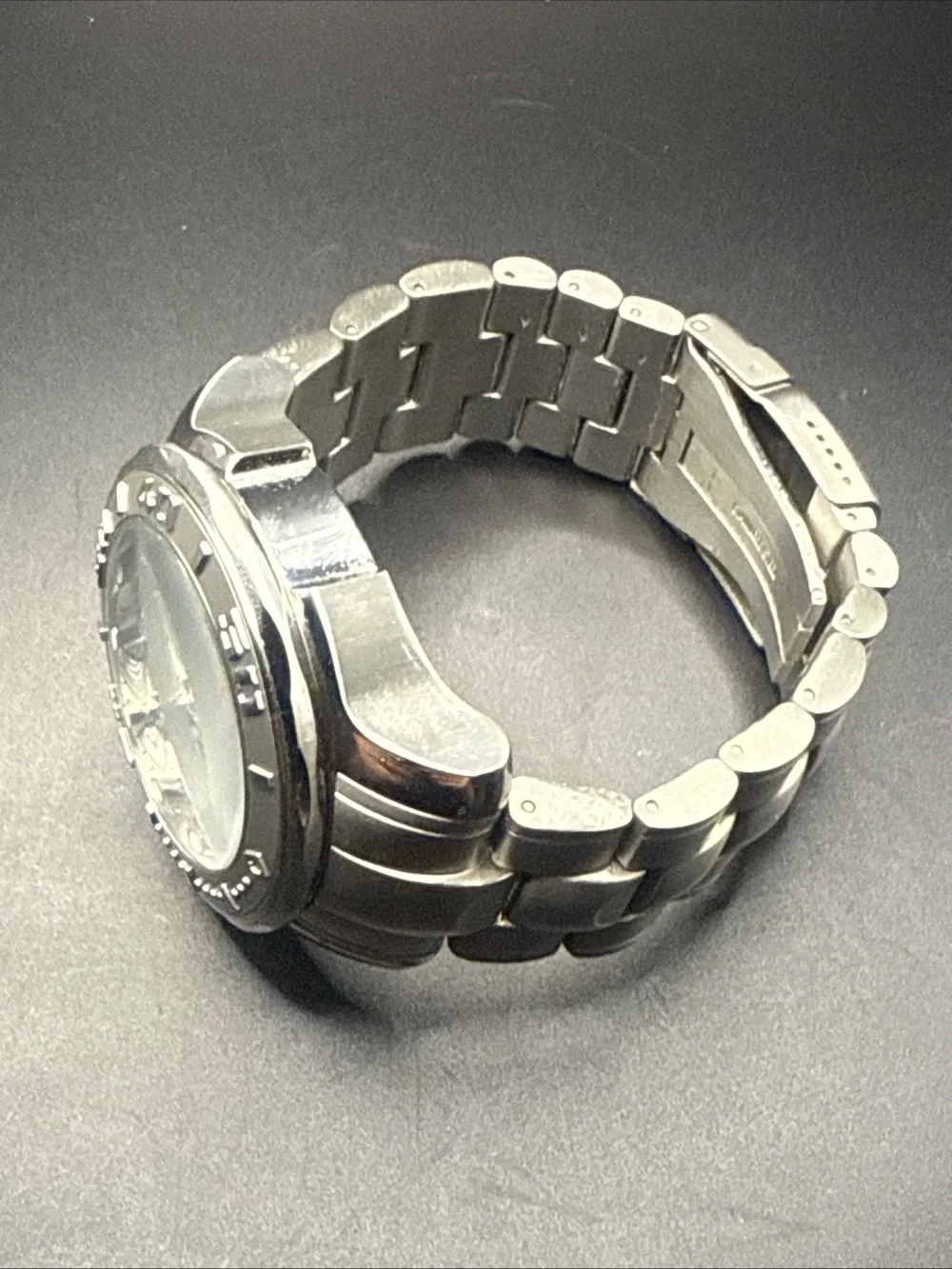 Invicta Pro Diver 0886 (a 52mm silver-tone stainless steel quartz New Battery